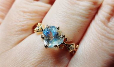 How Mother of Pearl and Opal Together Create a Dreamlike Energy