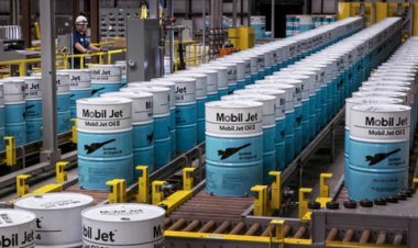 How Do Mobil Jet Oil II Distributors Ensure Oil Quality and Compliance?