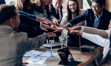 Creative Ways Businesses Celebrate Employee Achievements