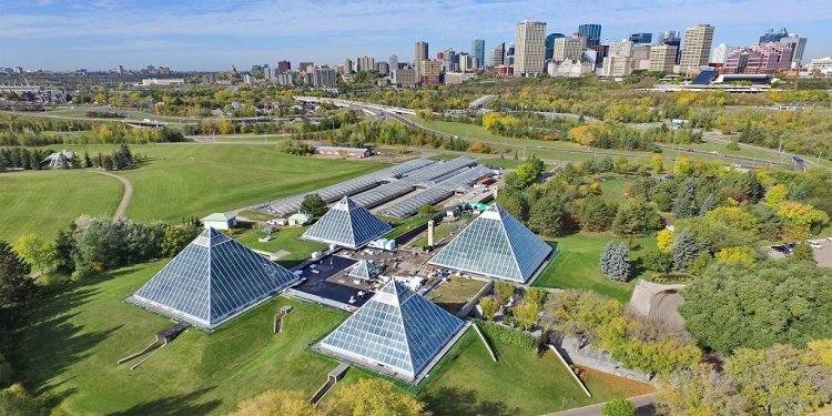 Why Timing Matters When Scheduling Land Survey Services Edmonton