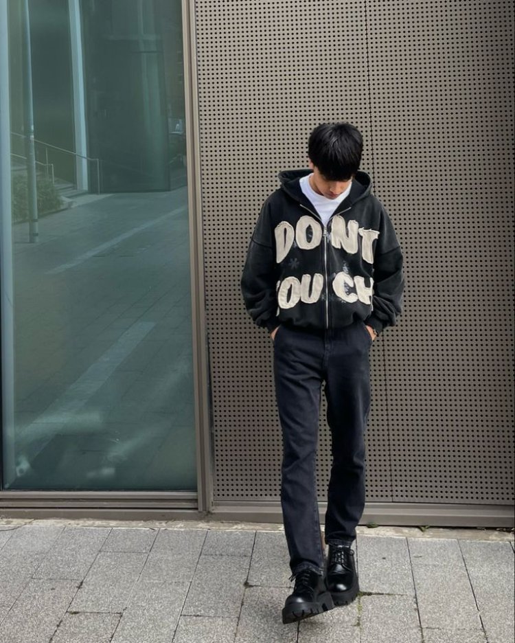 How Carsicko Tracksuit and Sp5der Hoodie Summer Sales Help Refresh Your Wardrobe