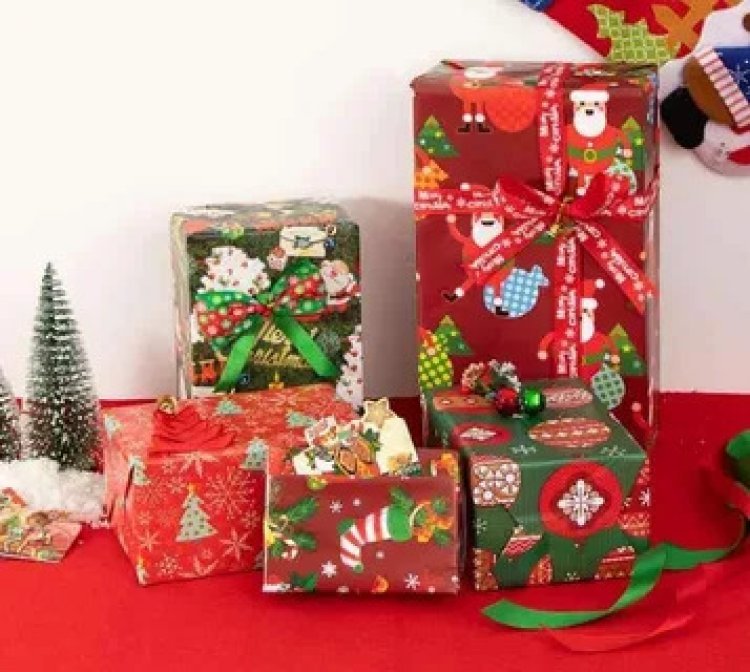 Simple Uses of Custom Christmas Paper for Holidays