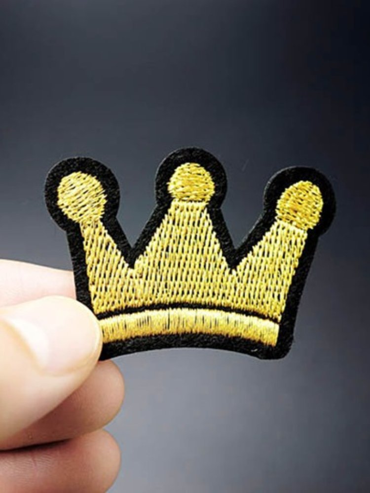 From Idea to Artwork: Making Patches With a Free Online Design Tool